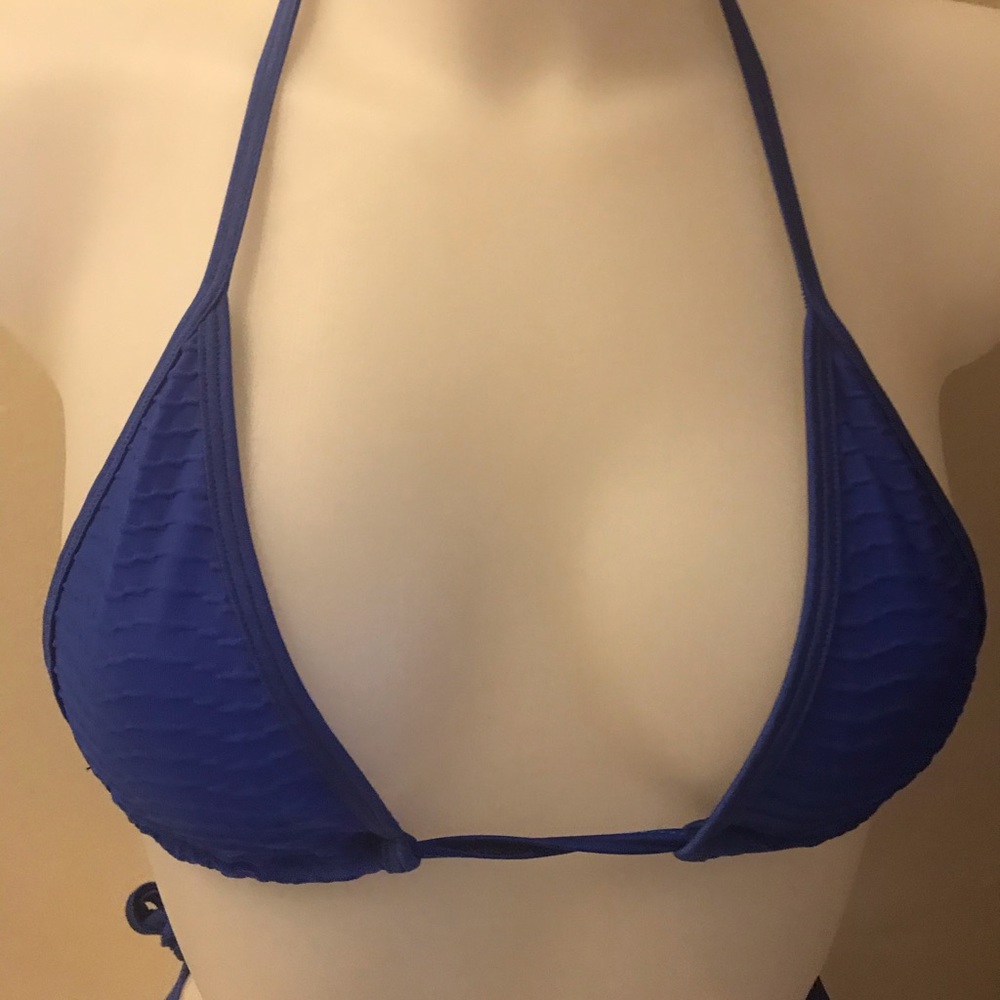 Bikini - Picture 2 of 7
